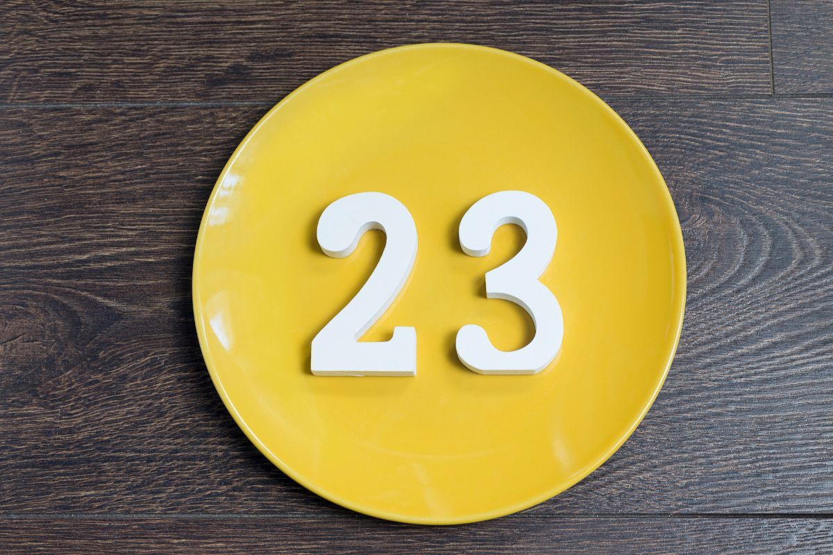 Découvrez la signification du chiffre 23 en numérologie et culture