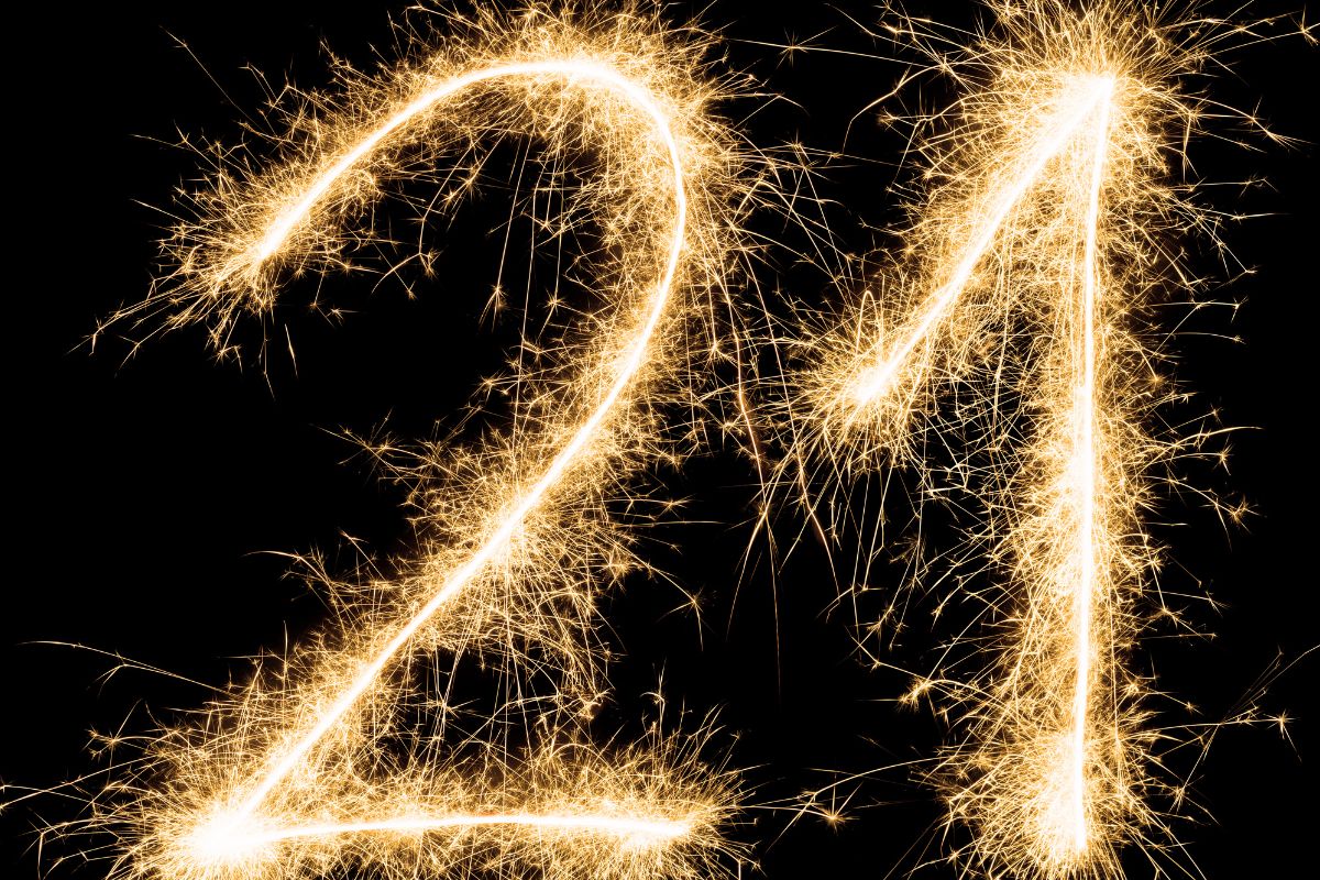 Le chiffre 21 vous intrigue? Découvrez son mystérieux pouvoir en numérologie!